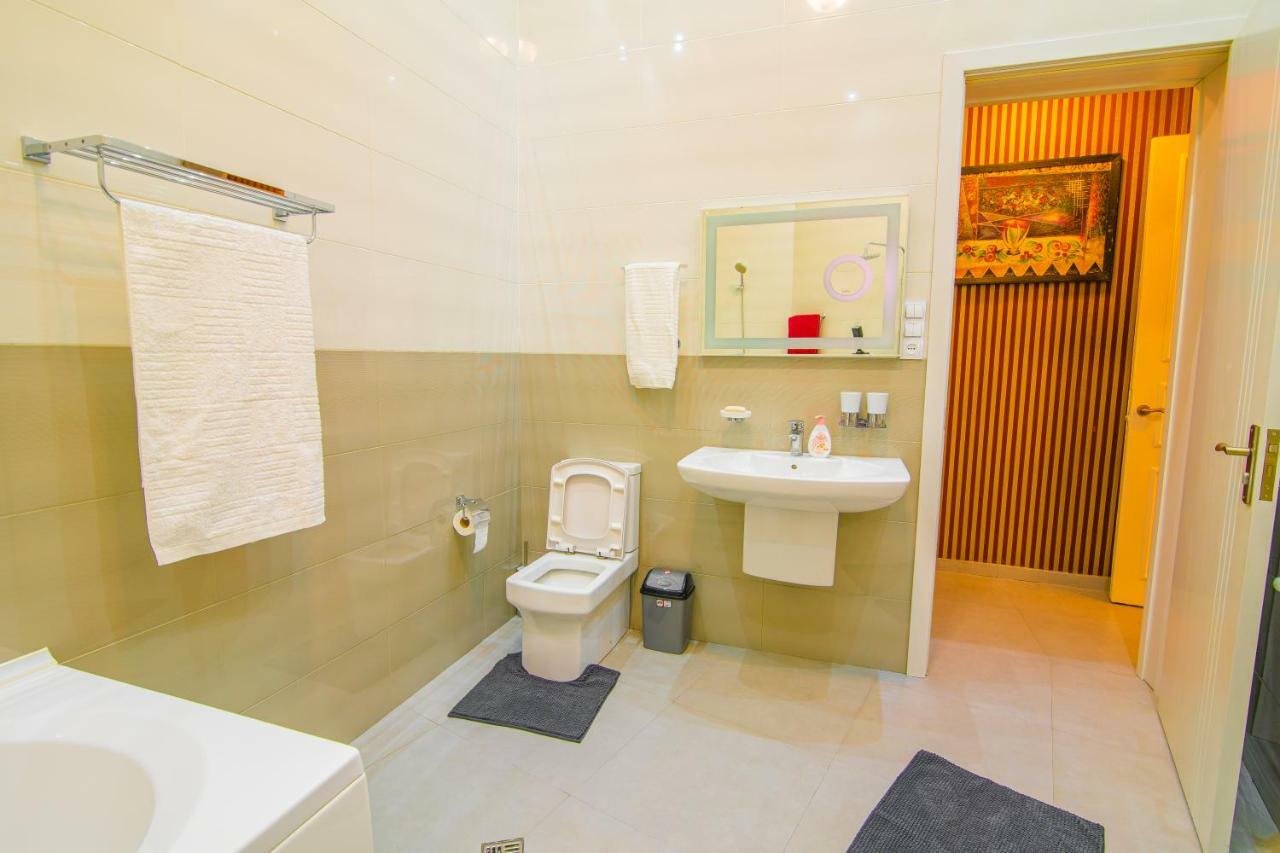 Solo Apartment In City Center 第比利斯 外观 照片